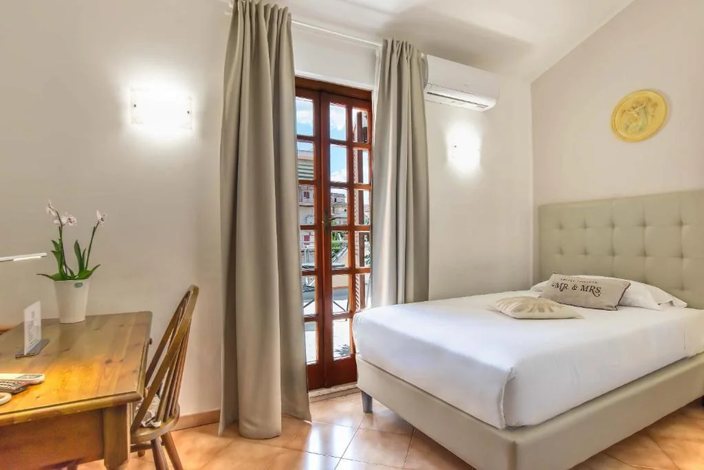 Single Room with Terrace — Plaza Rooms Ciampino