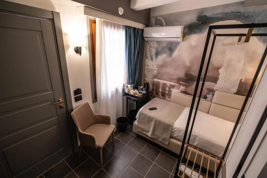 Single Room with Terrace — Relais Manzoni