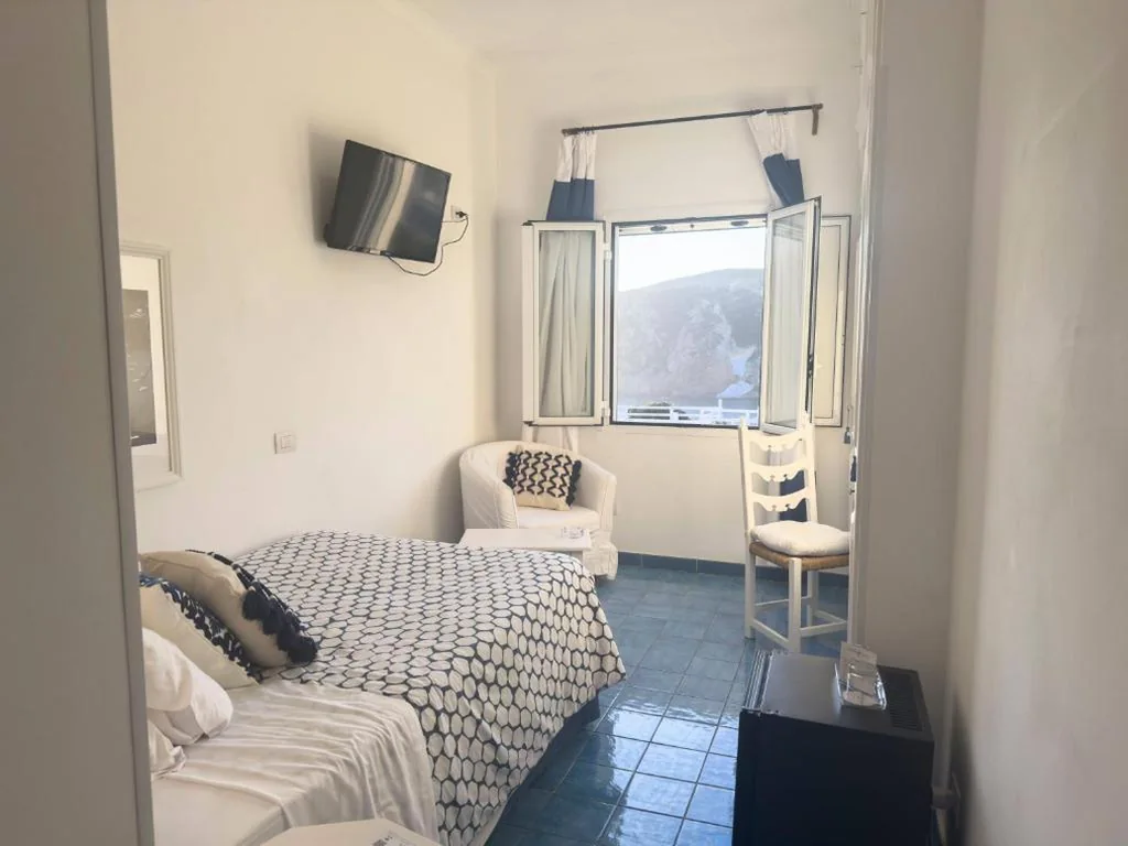 Single Room with Sea View — Hotel Chiaia Di Luna
