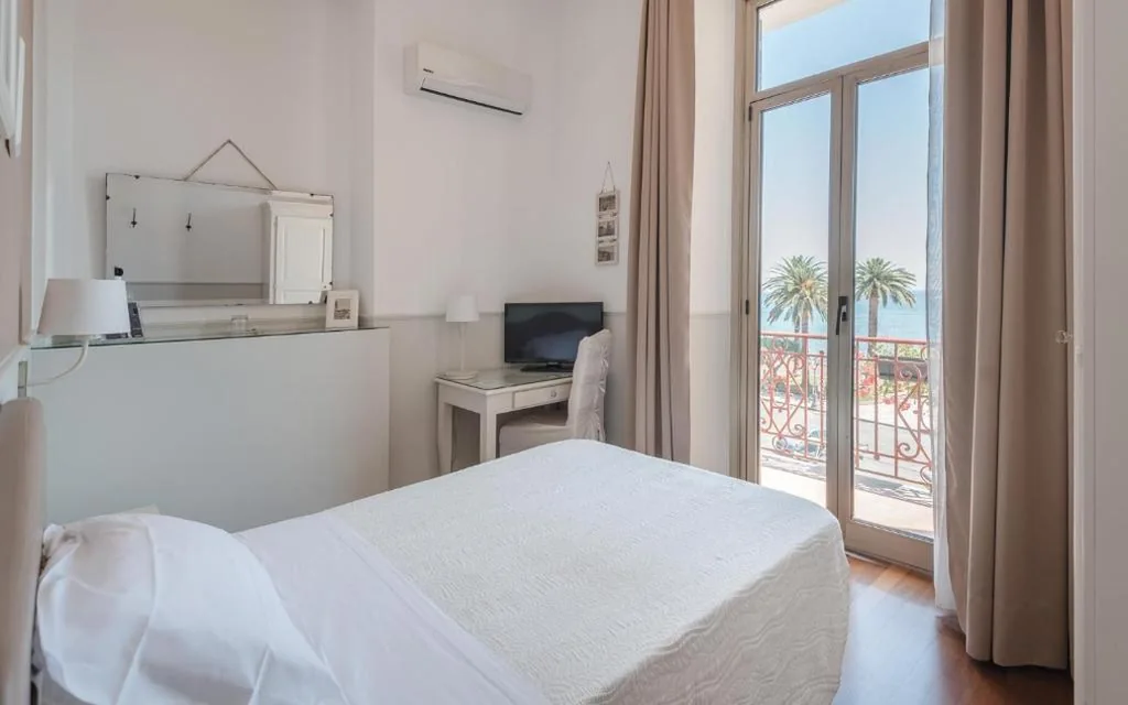 Camera Singola con Vista Mare — Miramare Hotel