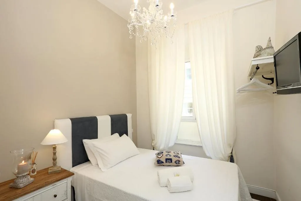 Single Room — Daplace – Arena House