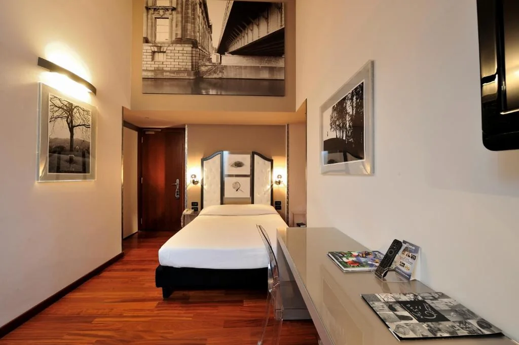 Deluxe Single Room — Art Hotel Boston