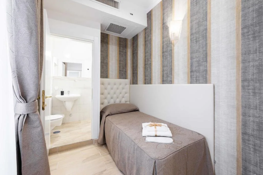 Deluxe Single Room — chèri luxury suite