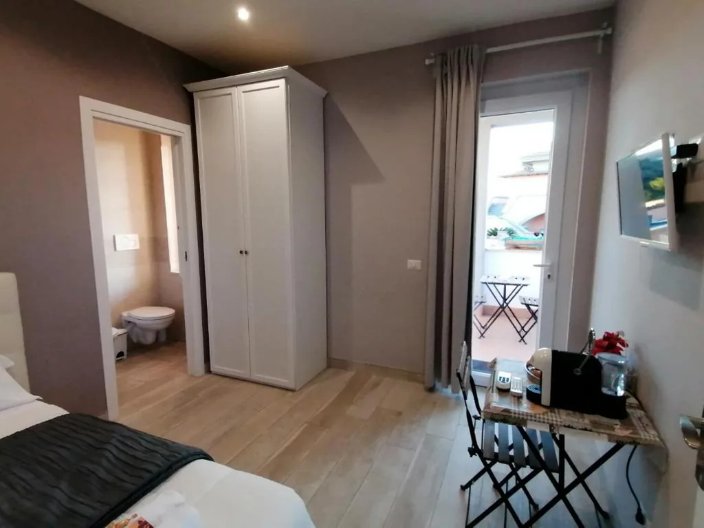 Deluxe Single Room with Balcony — B&B Purple Italy