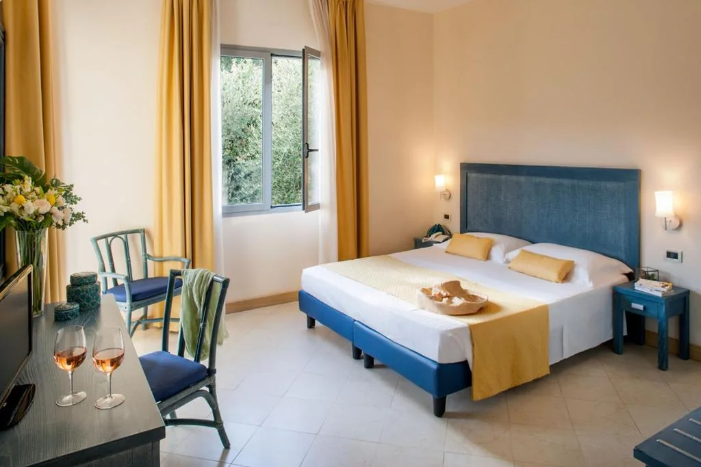 Camera Singola Deluxe con Balcone — Hotel Metropol