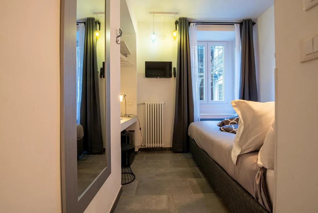 Camera Singola Deluxe — LE MADAMINE ROOMS