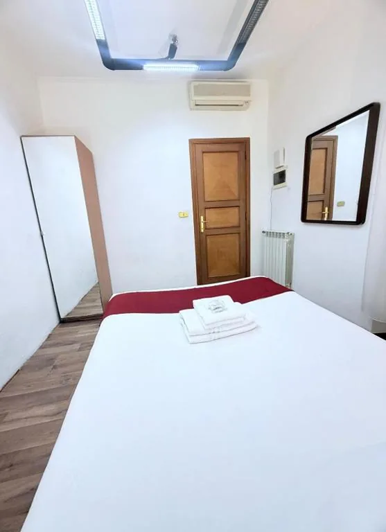 Economy Single Room — Victoria guesthouse