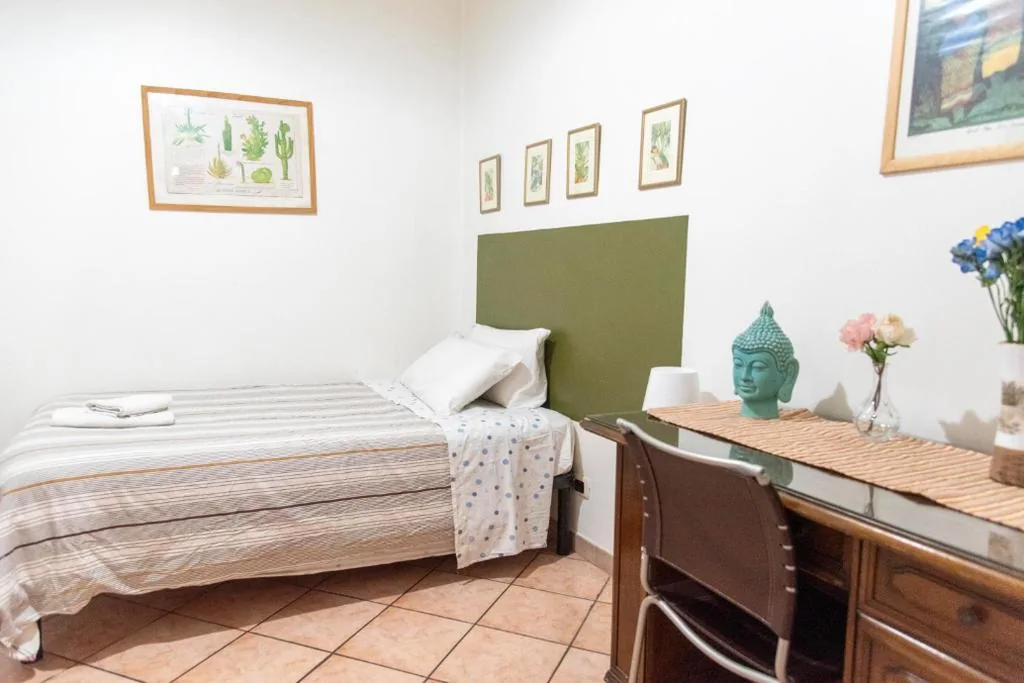 Camera Singola — fruitroom rome