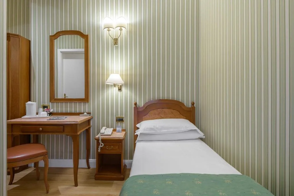 Camera Singola — Gambrinus Hotel