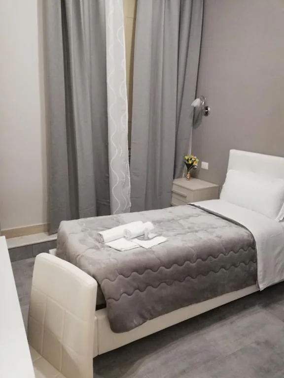 Single Room — Garden’s Elide