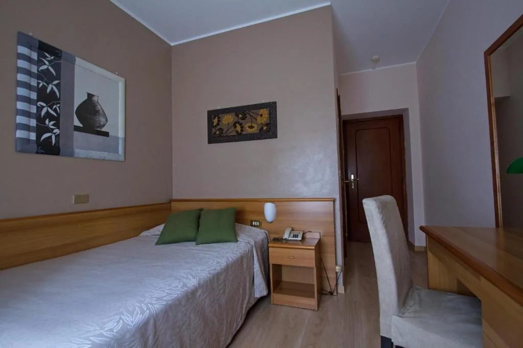 Camera Singola — Hotel Adriano