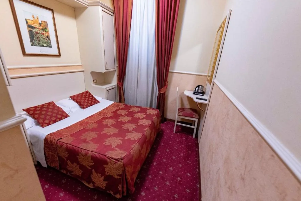 Single Room — Hotel Anfiteatro Flavio