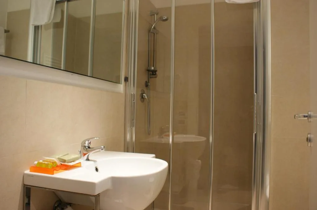 Single Room — Hotel Aniene