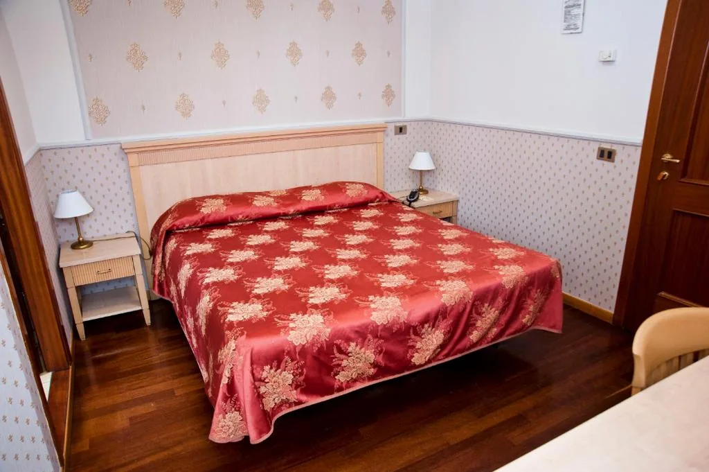 Single Room — Hotel Arco Di Travertino