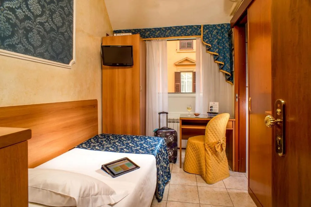 Single Room — Hotel Assisi