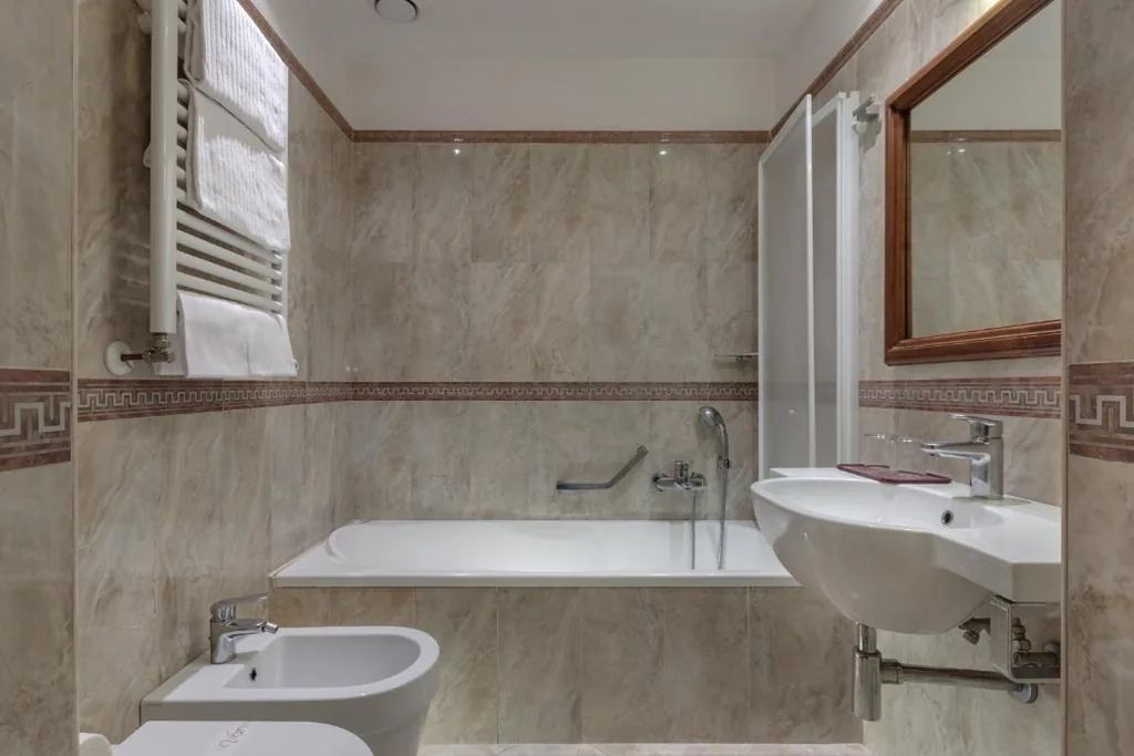 Single Room — Hotel Borromeo