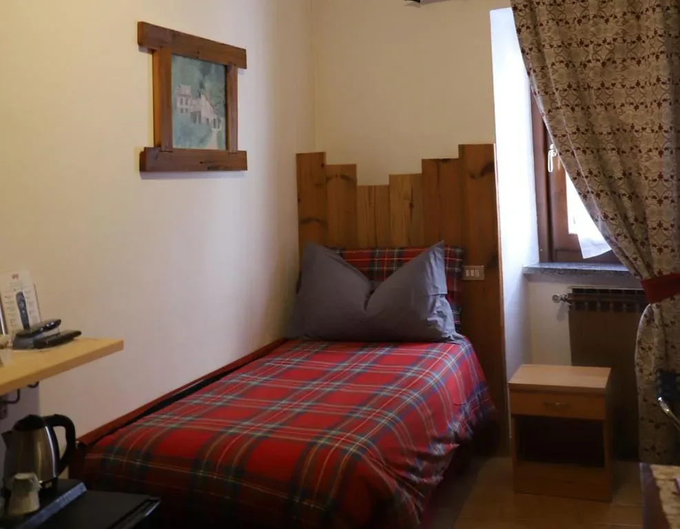 Single Room — Hotel Bucaneve