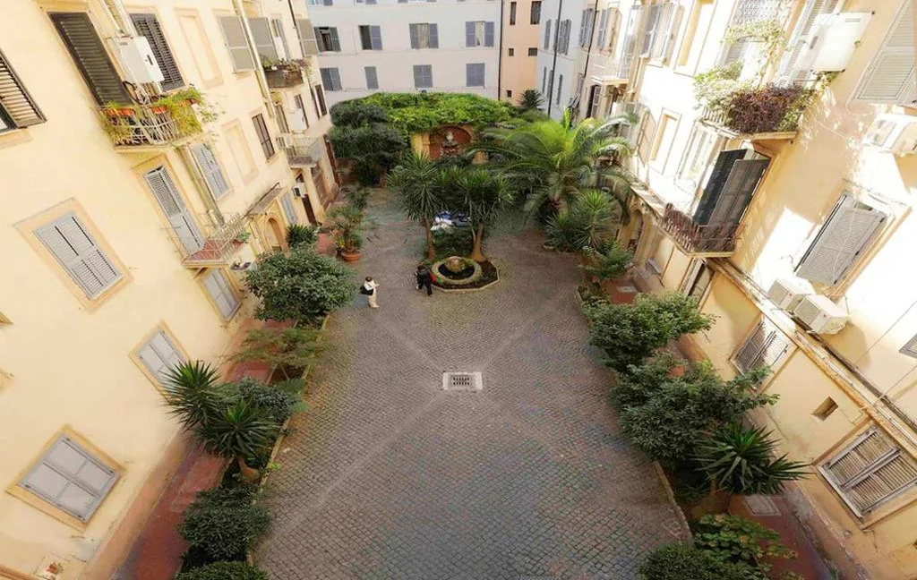 Single Room — Hotel Campidoglio