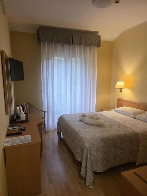 Single Room — Hotel Chalet del Lago