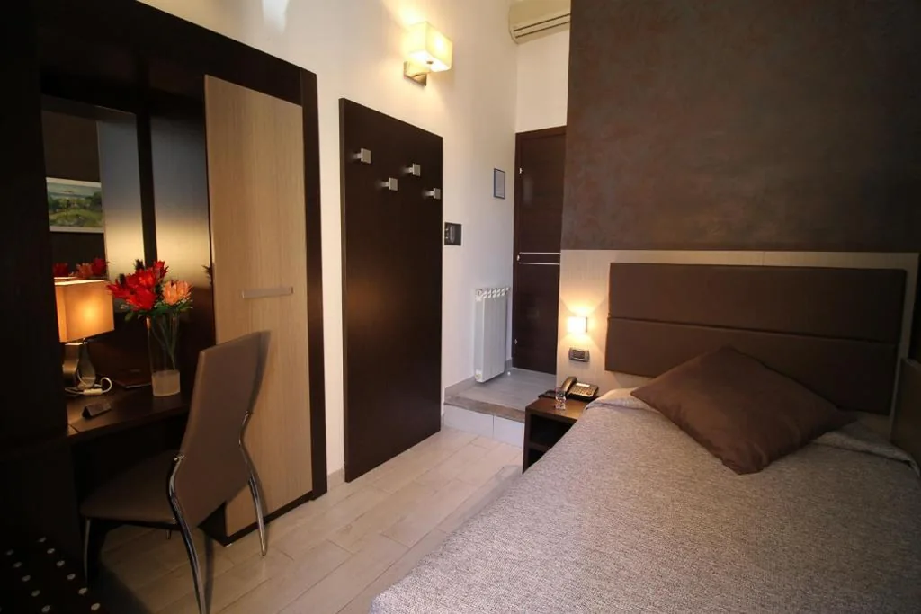 Single Room — Hotel Charter