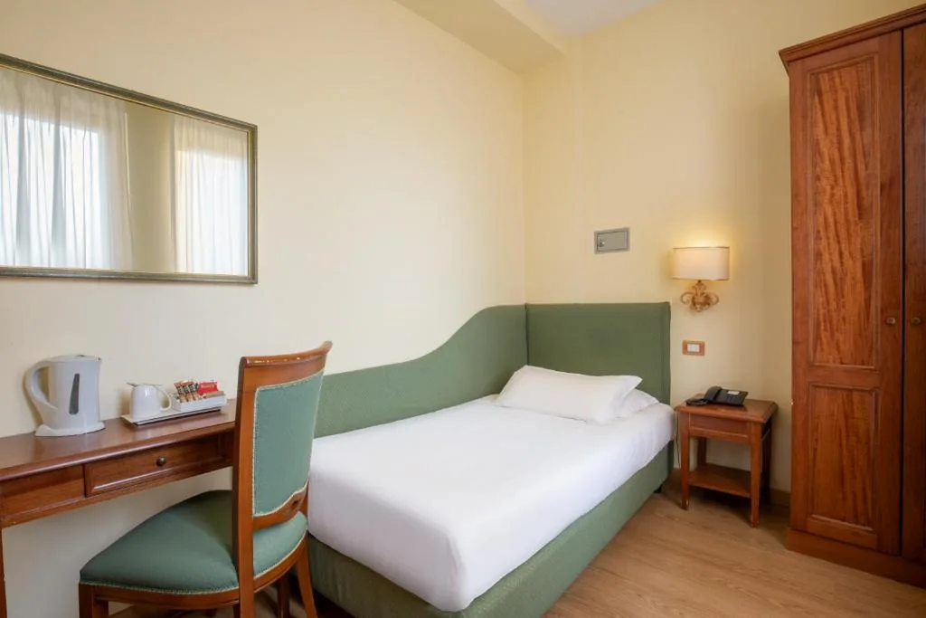 Single Room — Hotel Colosseum