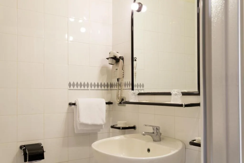 Camera Singola — Hotel Columbus sul Lago