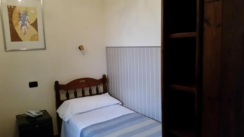 Camera Singola — Hotel Croce Di Malta