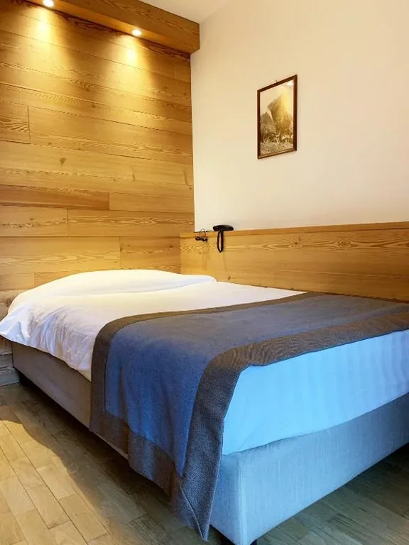 Single Room — Hotel Croux
