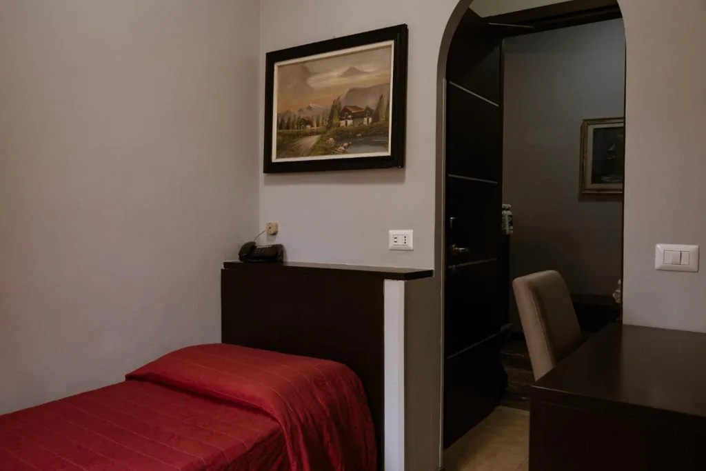 Single Room — Hotel d’Este