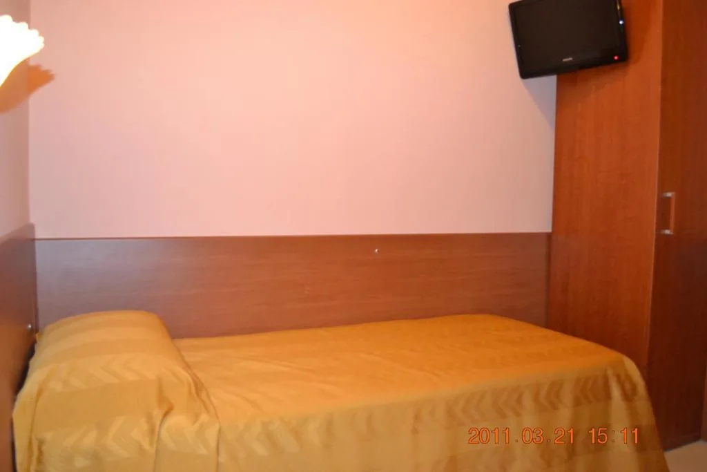 Single Room — Hotel Everest