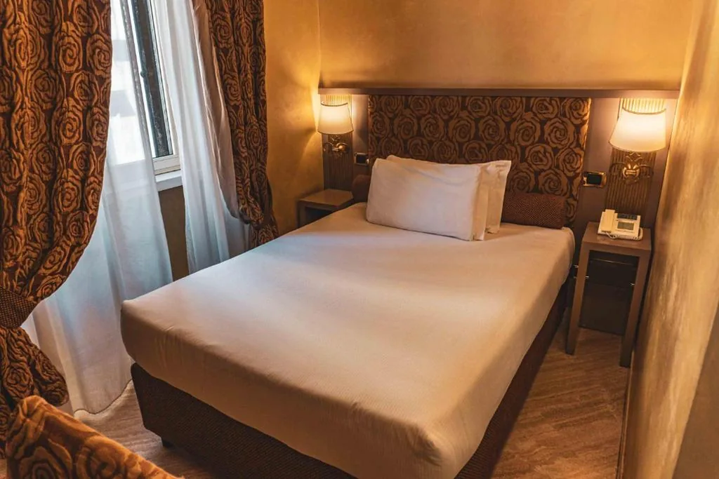 Single Room — Hotel Fellini a Fontana di Trevi