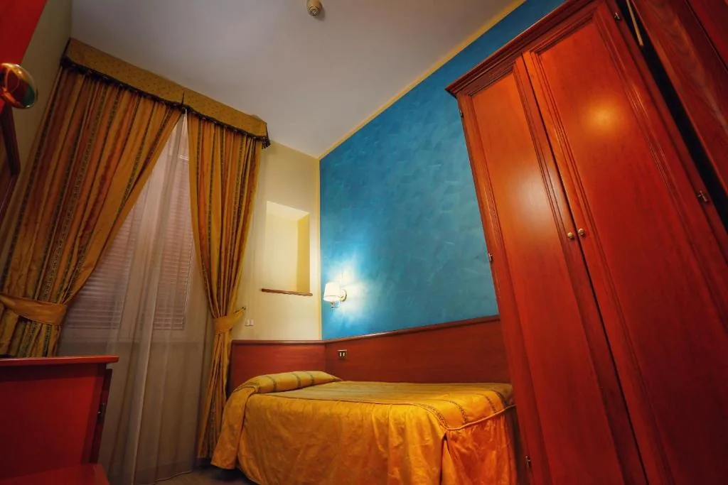 Single Room — Hotel Giolitti