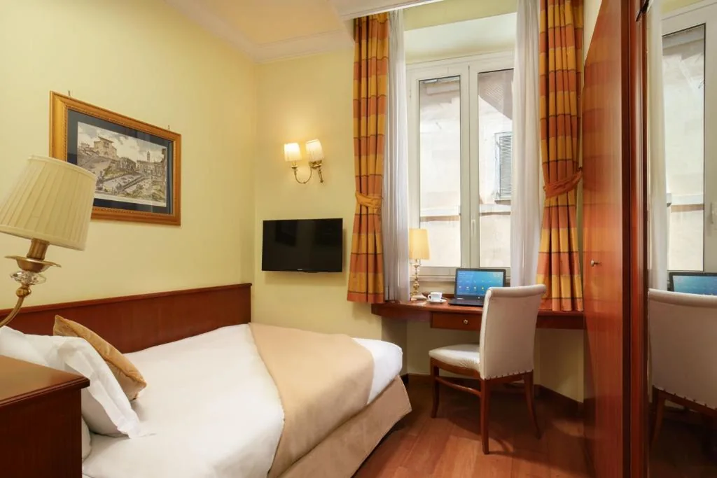 Single Room — Hotel Homs