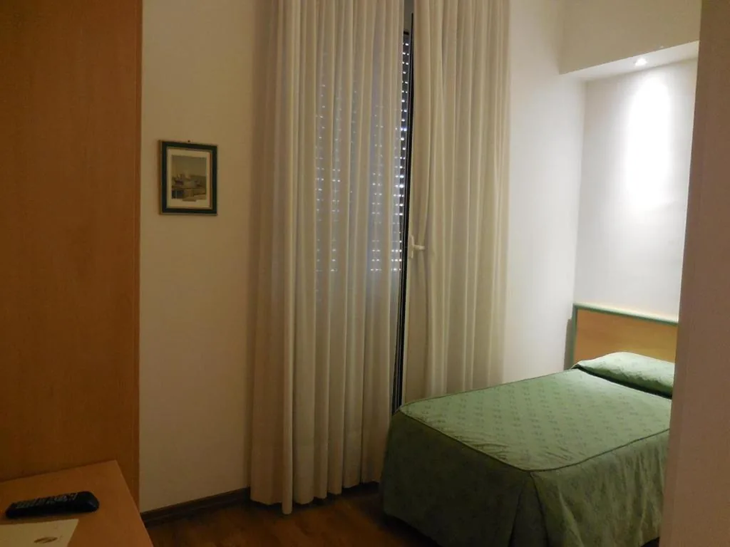 Single Room — Hotel Iris
