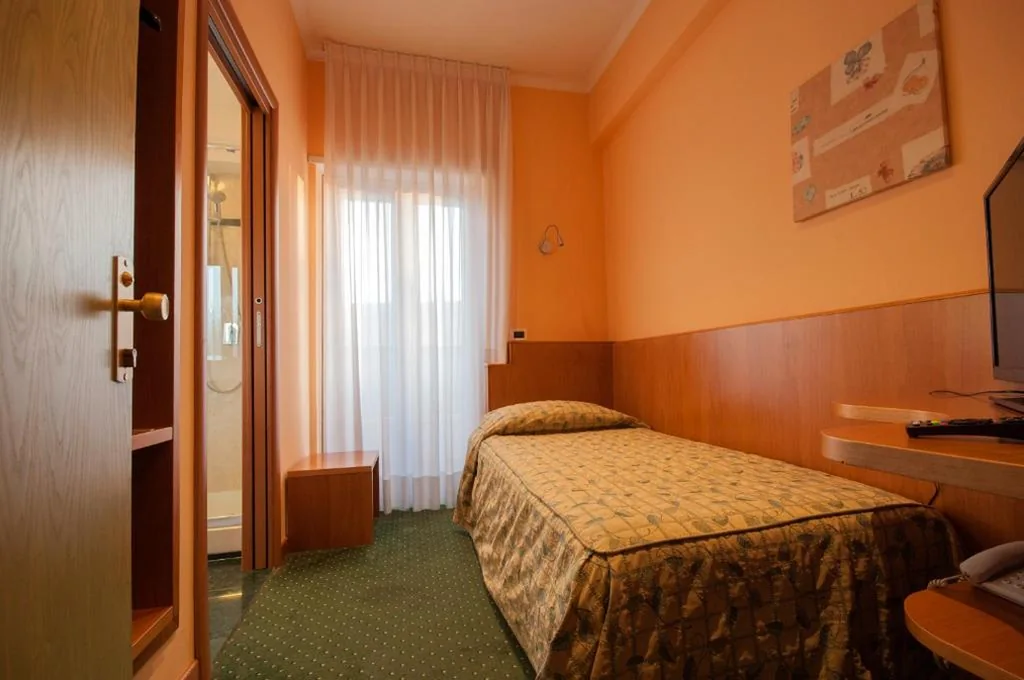 Single Room — Hotel La Pergola