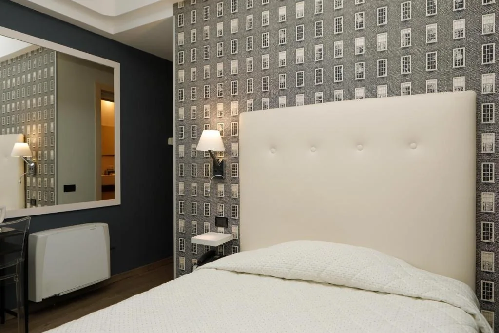 Single Room — Hotel Lancaster