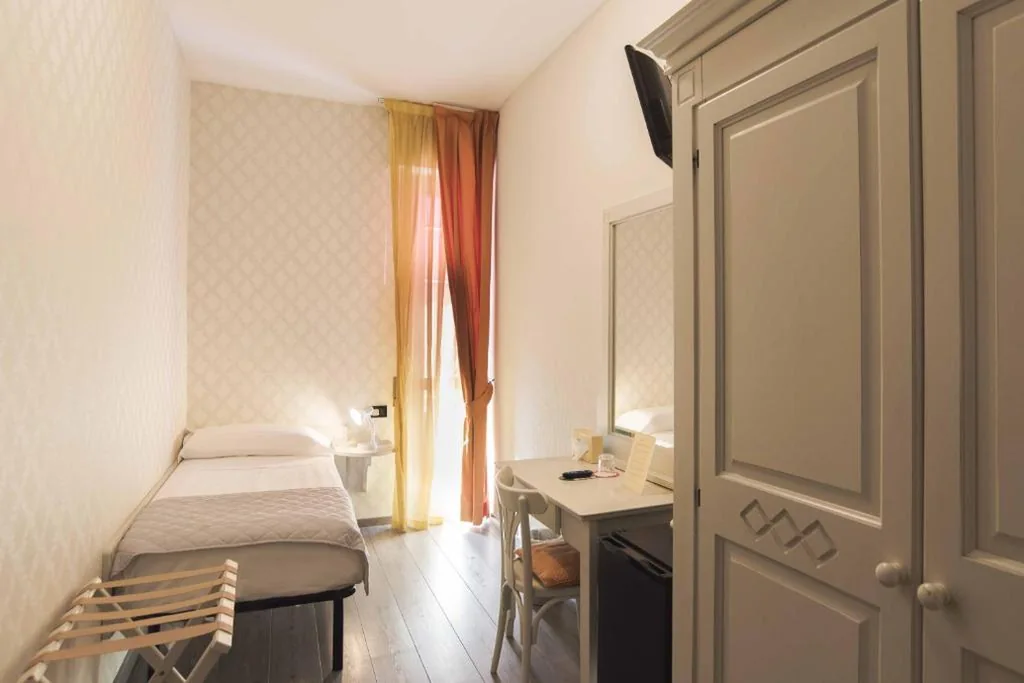 Single Room — Hotel Marisa