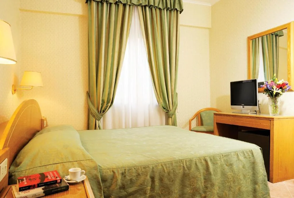 Single Room — Hotel Patria