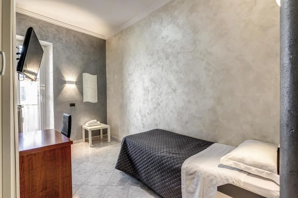 Single Room — Hotel Planet