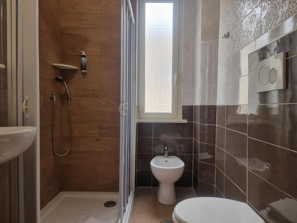 Single Room — Hotel Pyramid