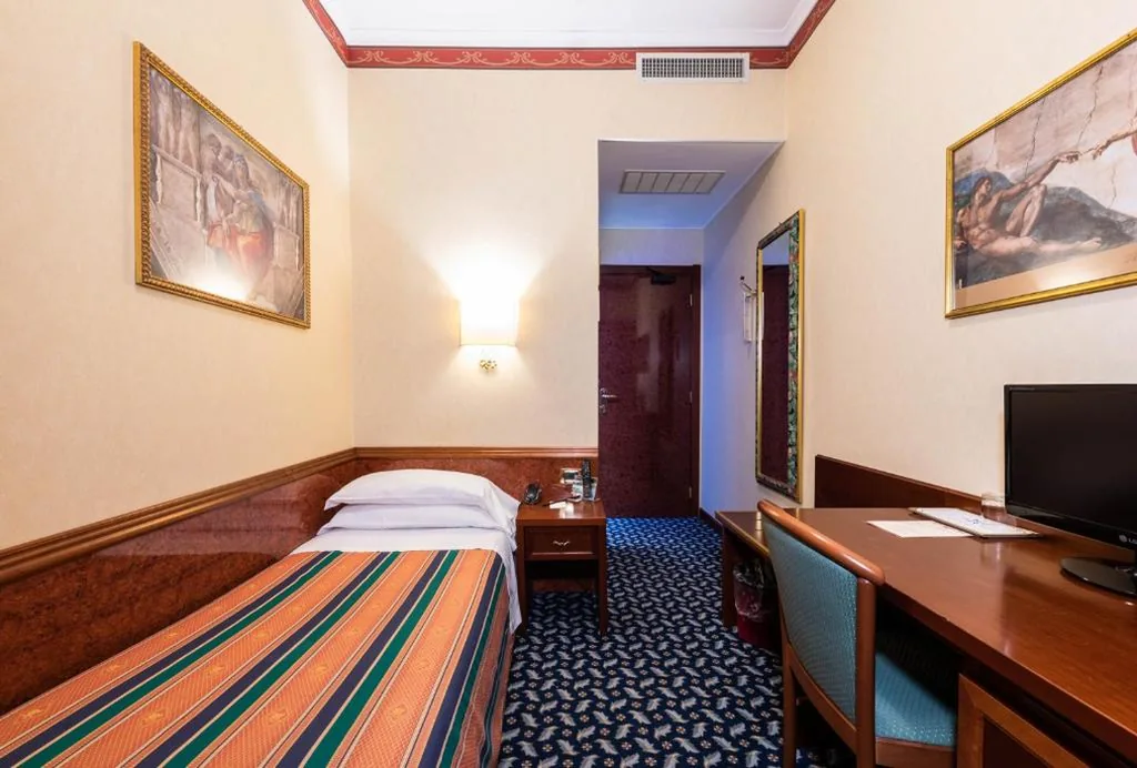 Single Room — Hotel Royal