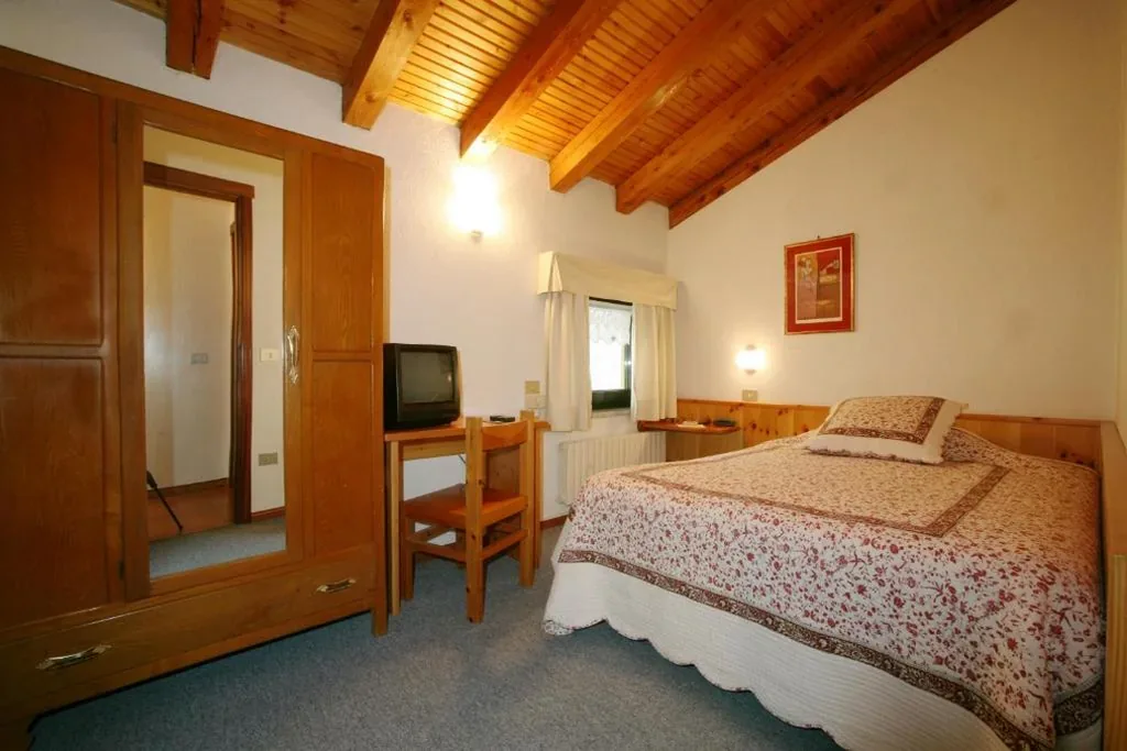 Single Room — Hotel Ruitor