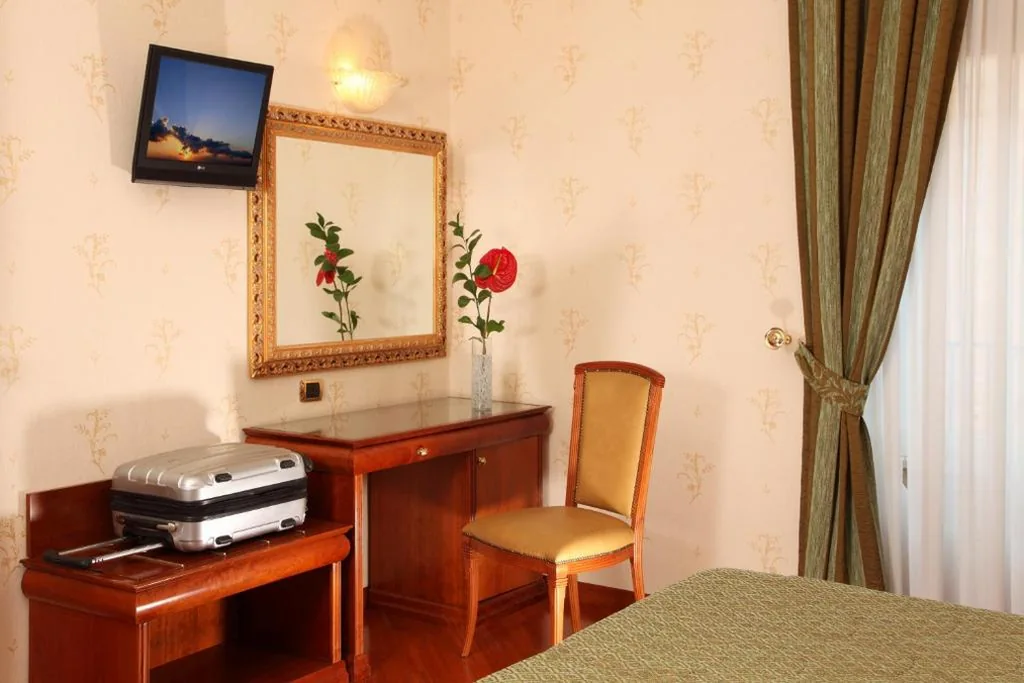 Camera Singola — Hotel Serena srl