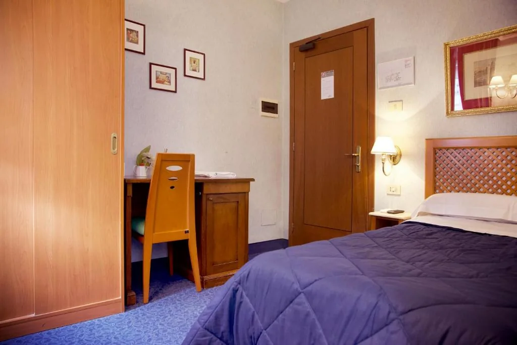 Single Room — Hotel Silva
