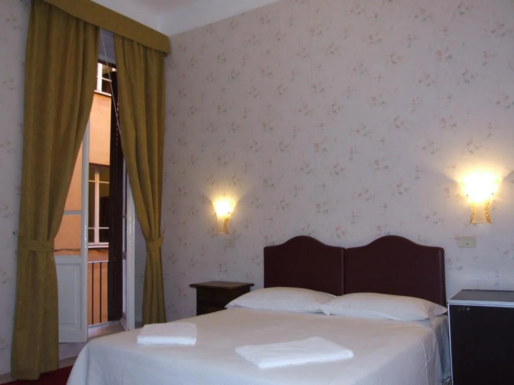 Single Room — Hotel Texas