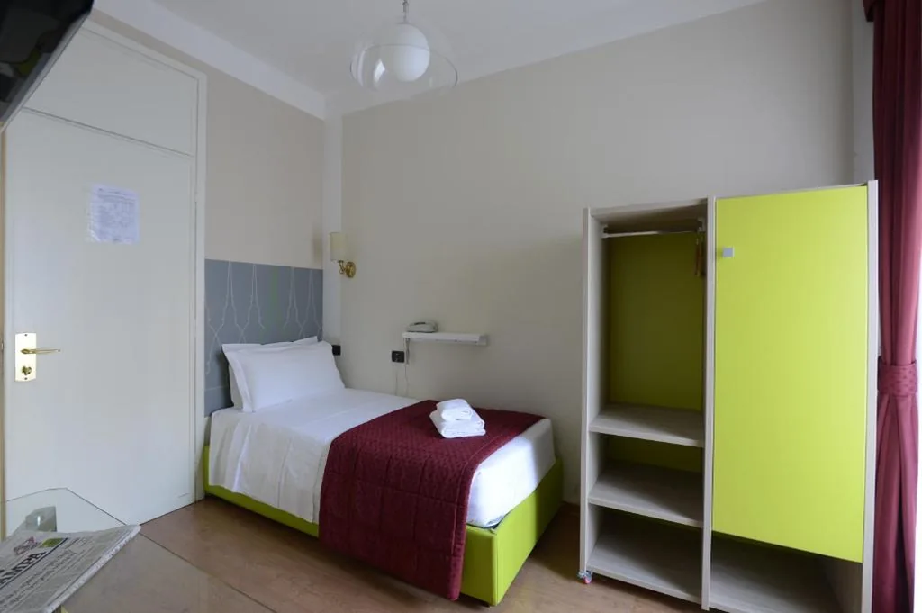Single Room — Hotel Tourist