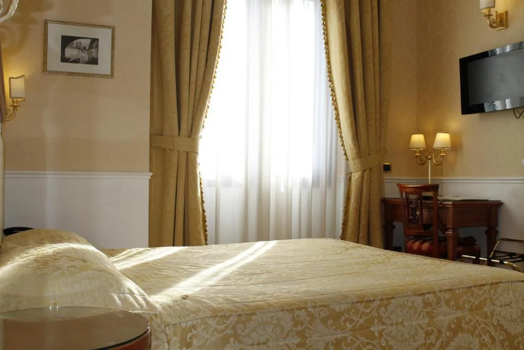Single Room — Hotel Villa Pinciana
