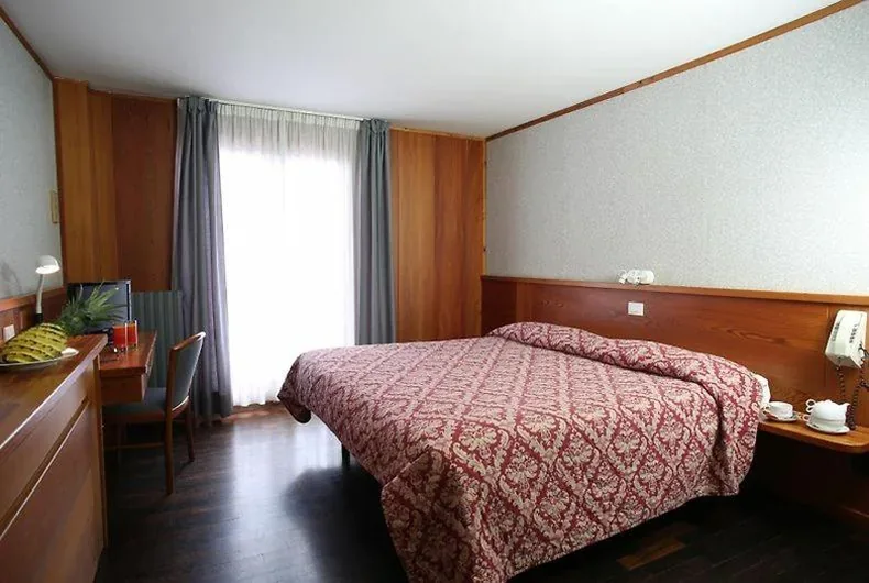 Camera Singola — La Trinitè Monboso Hotel