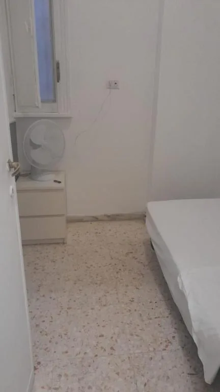 Small Single Room — Dolce vita romana
