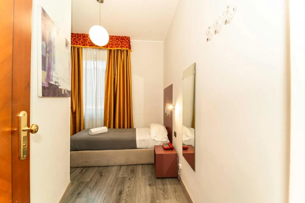 Camera Singola Piccola — Hotel Cristallo Torino